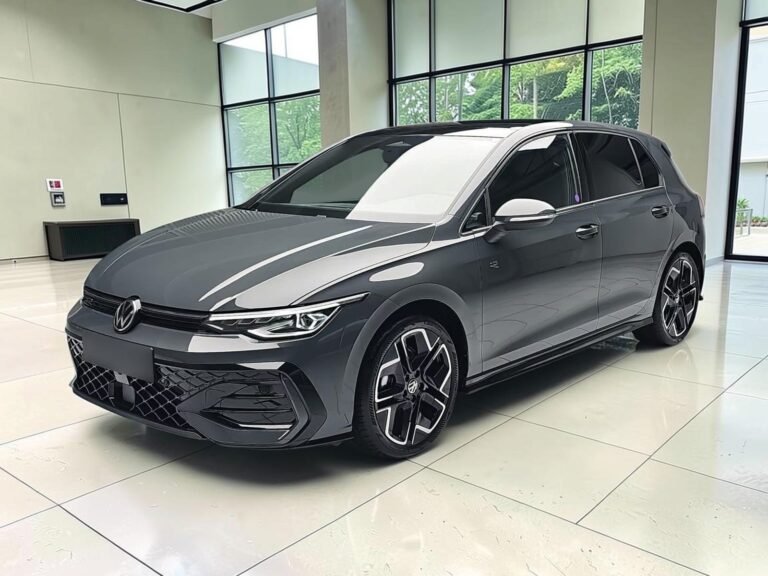 VOLKSWAGEN GOLF 8.5 R-LINE